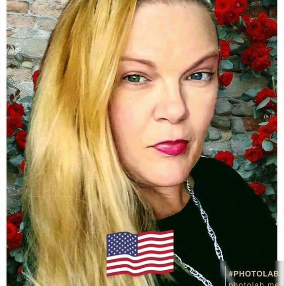 Meet your Posher, Sara - Picture 1 of 1